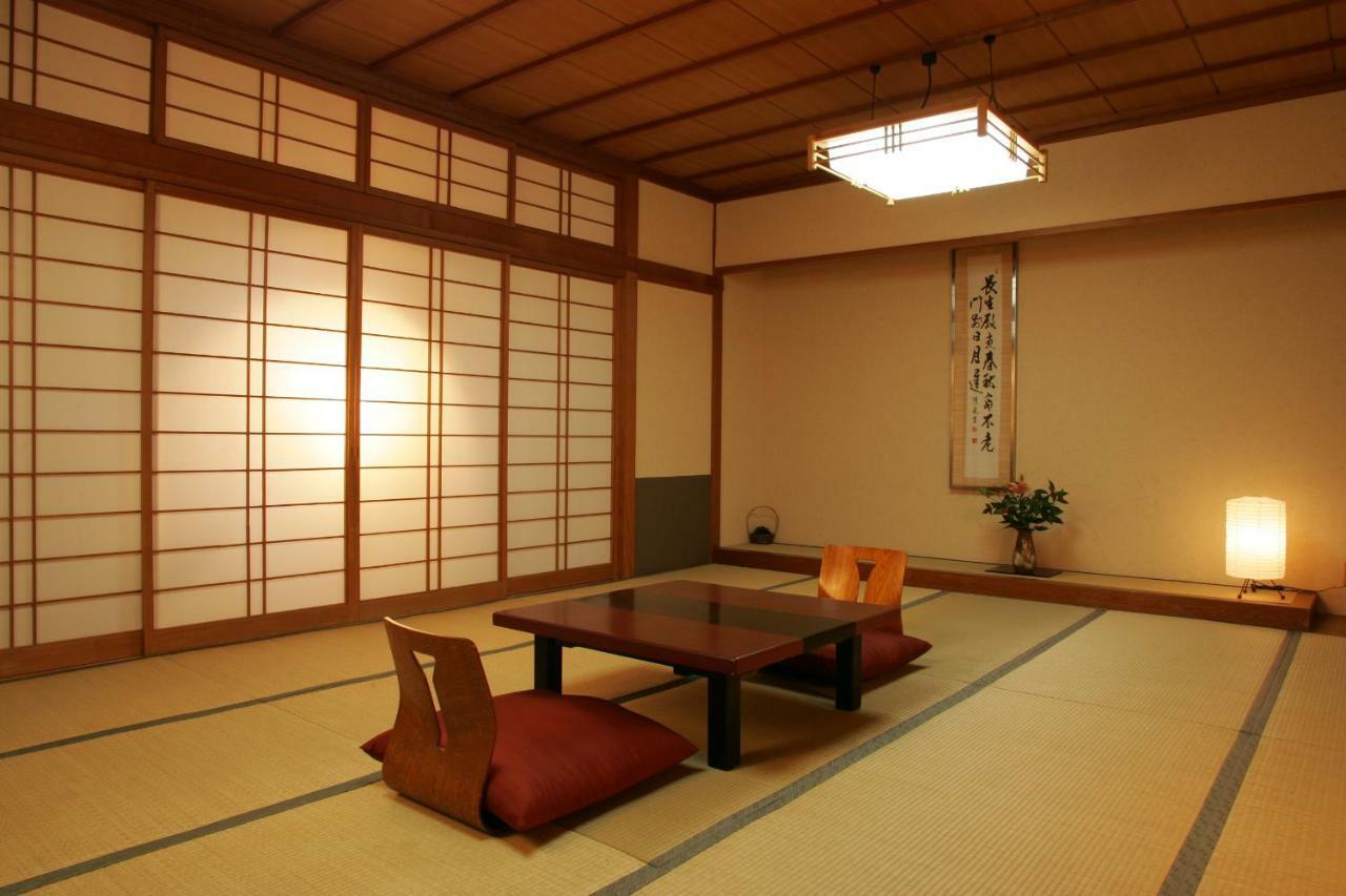 Hokuriku Yamashiro Onsen Hotel Kikyou Каґа Екстер'єр фото