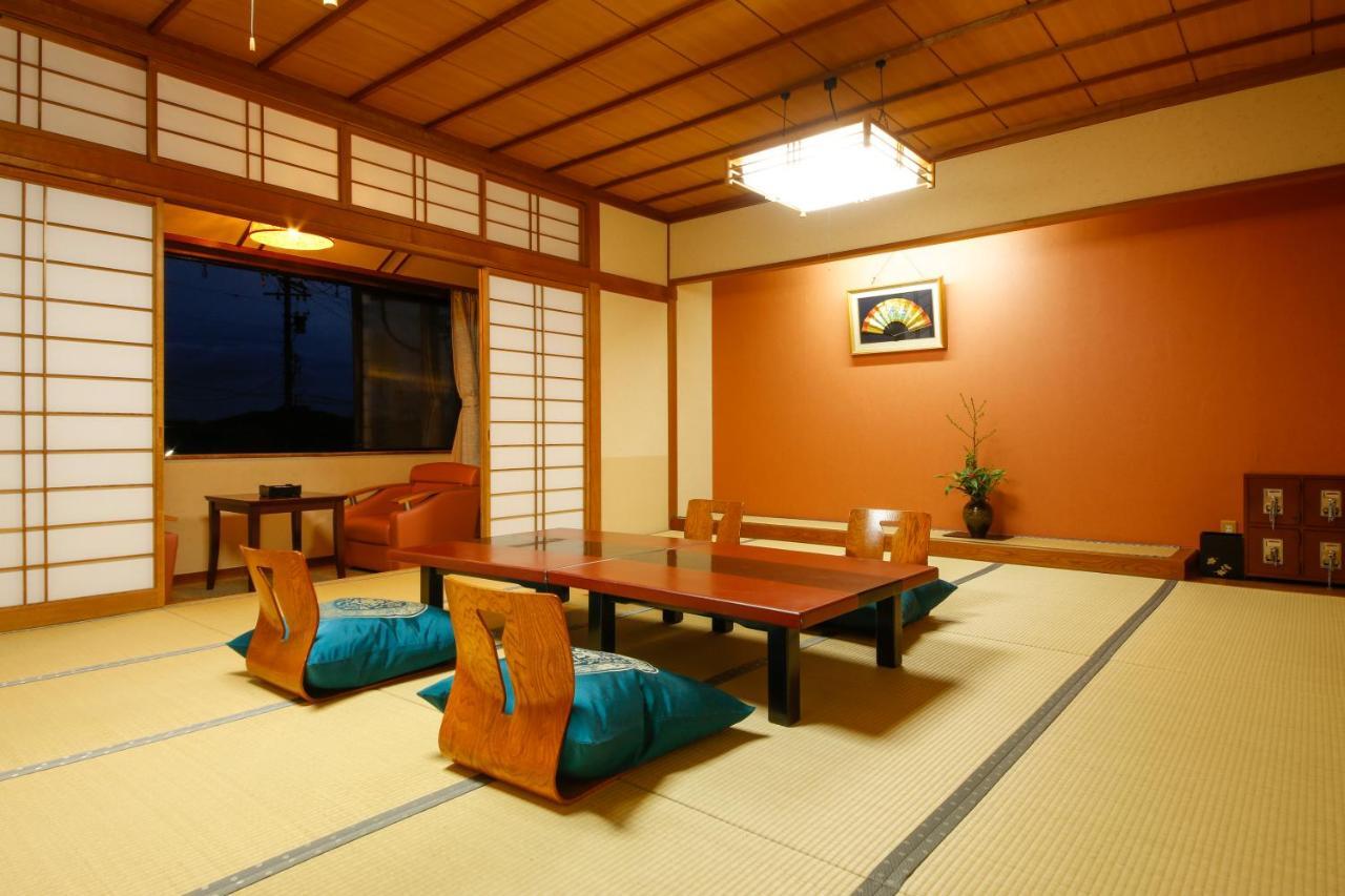 Hokuriku Yamashiro Onsen Hotel Kikyou Каґа Екстер'єр фото